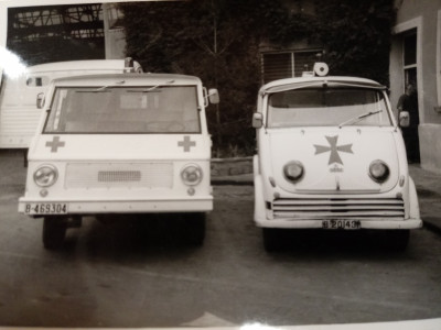 Applications of rear-view mirrors from the 'metal' period.