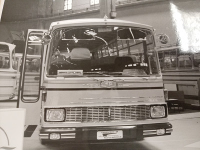 Applications of rear-view mirrors from the 'metal' period.